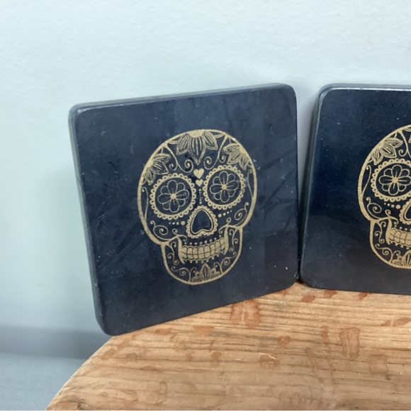 🟡 Day of the Dead - Black Marble Coaster Set with Gold Sugar Skull Design - 3 - Picture 4 of 13